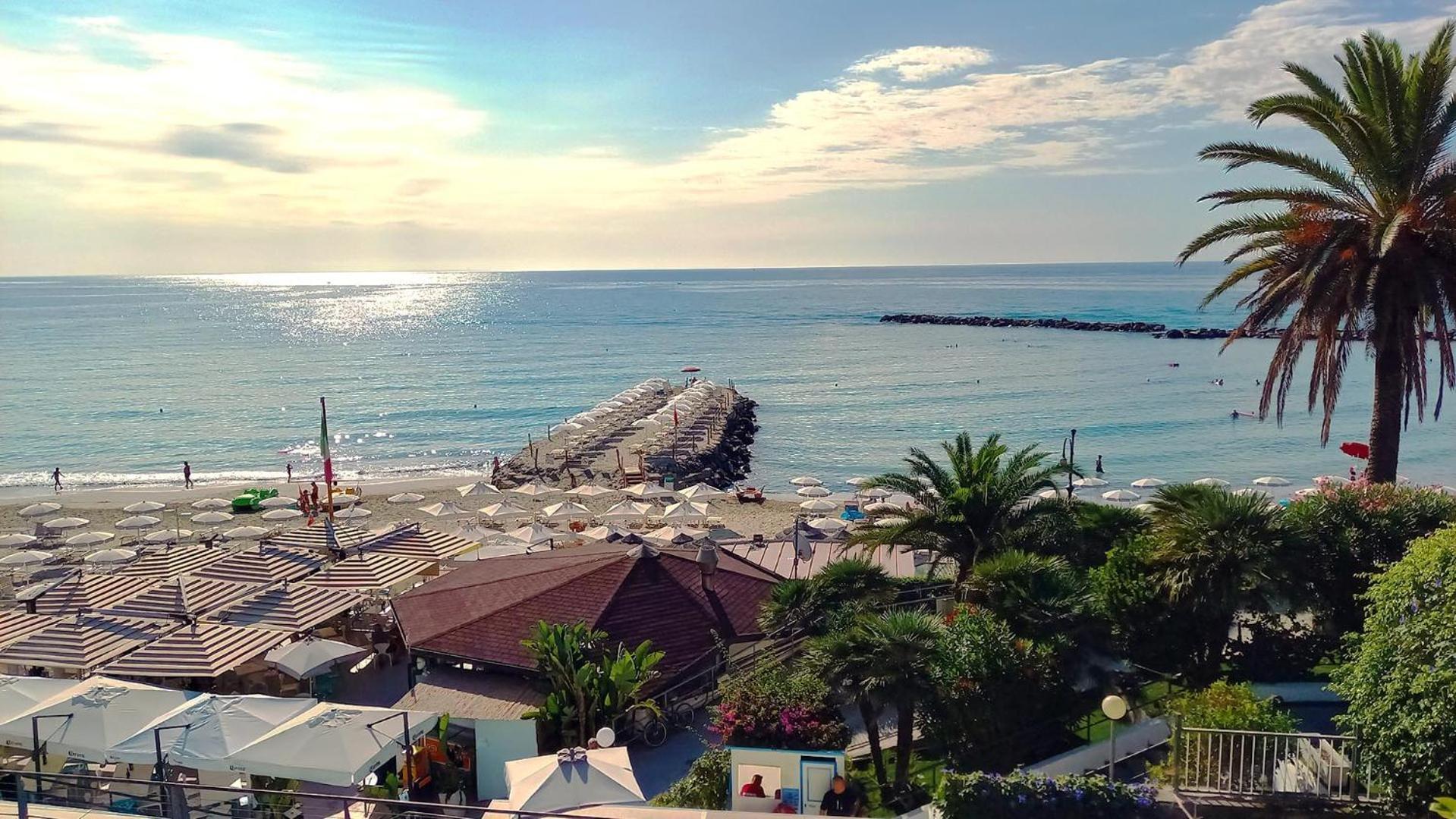 La Pace, Il Sole, Il Mare - Sanremo Casa Indipendente Vista Mare, Posto Auto Privato, Ampio Spazio Esterno Attrezzato, A Pochi Minuti Dalle Spiagge エクステリア 写真