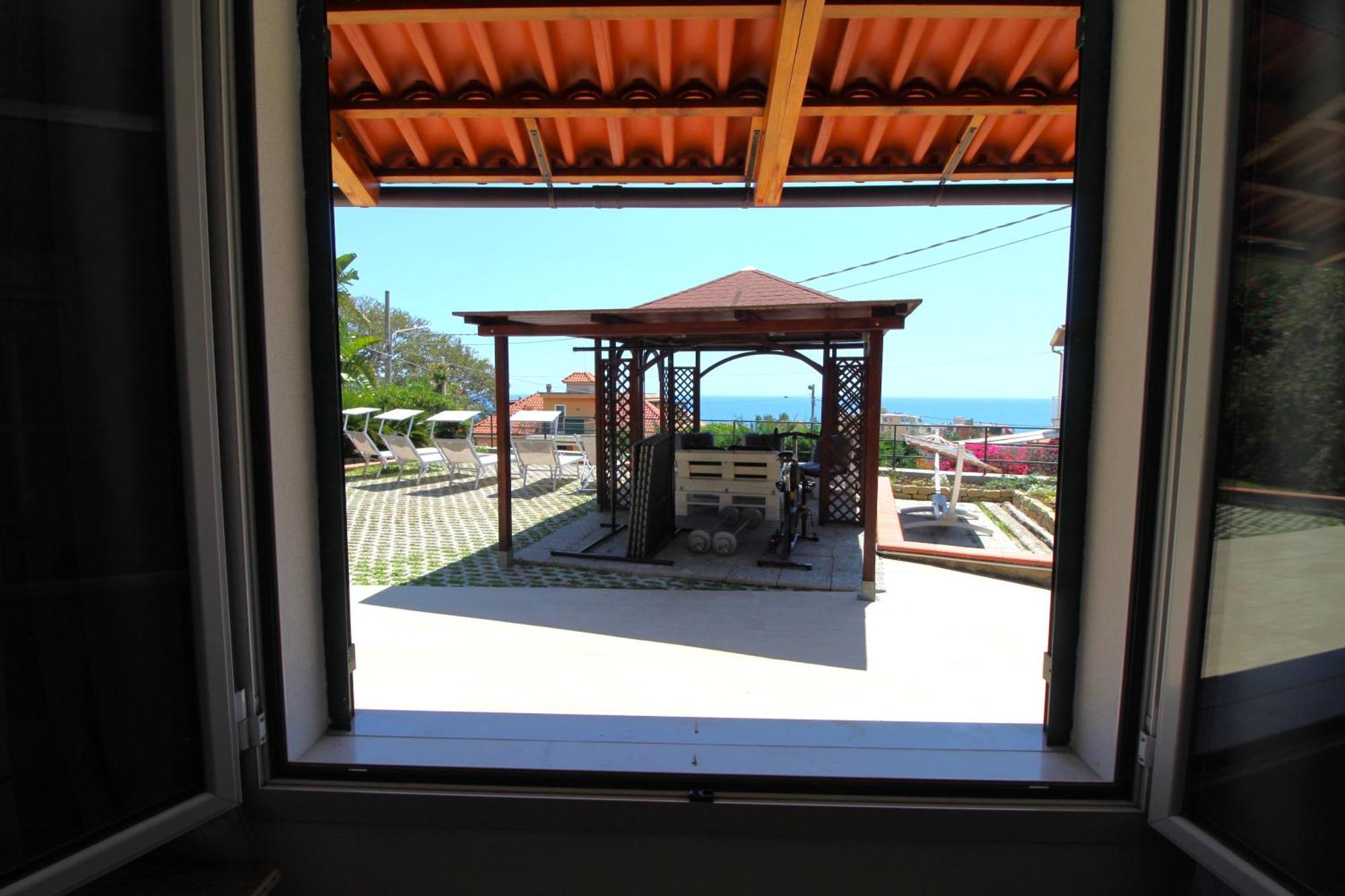 La Pace, Il Sole, Il Mare - Sanremo Casa Indipendente Vista Mare, Posto Auto Privato, Ampio Spazio Esterno Attrezzato, A Pochi Minuti Dalle Spiagge エクステリア 写真