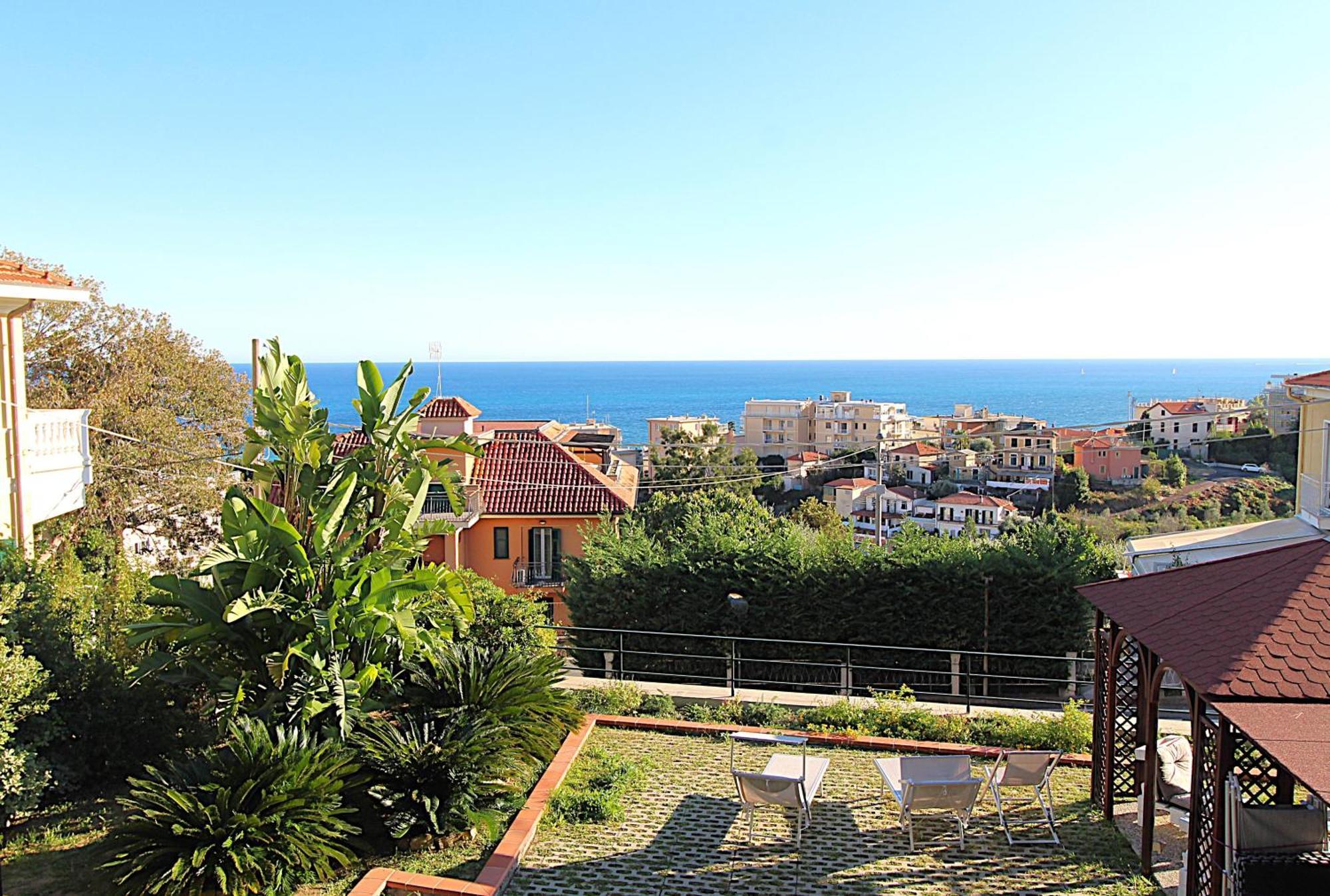 La Pace, Il Sole, Il Mare - Sanremo Casa Indipendente Vista Mare, Posto Auto Privato, Ampio Spazio Esterno Attrezzato, A Pochi Minuti Dalle Spiagge エクステリア 写真